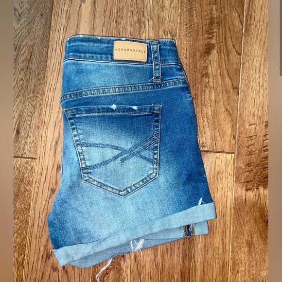 Aeropostale midi distressed jean shorts perfect condition warn twice - Picture 3 of 5